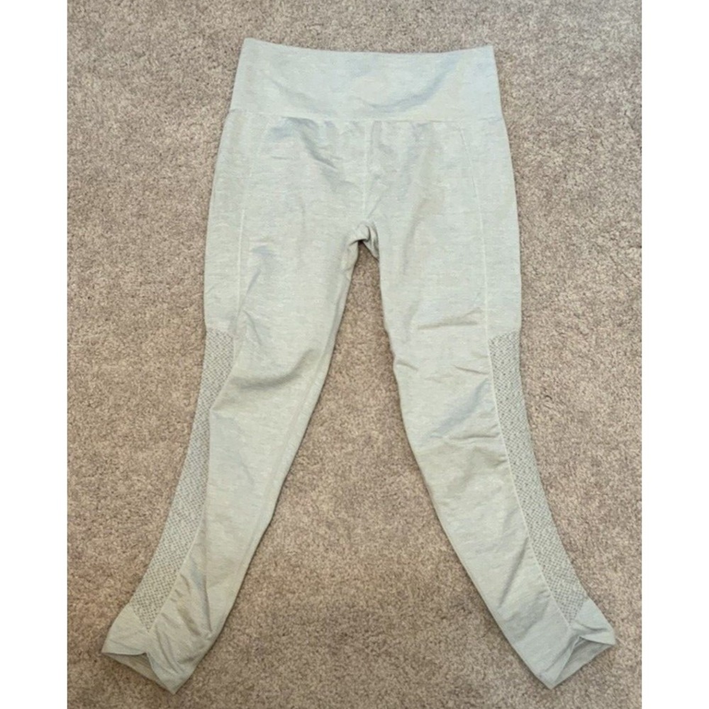 Fabletics Sync Seamless Hi-Waisted Perforated 7/8 Grey Heathered Leggings Size M